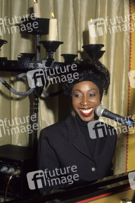 Showcase mit Oleta Adams in London