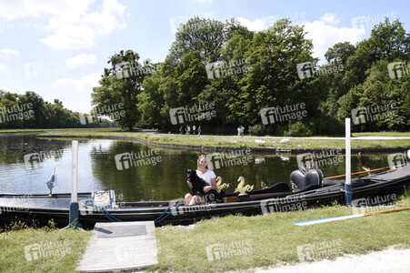 Gondelfahrt mit Prominenten in München