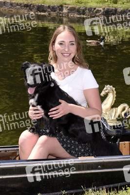 Gondelfahrt mit Prominenten in München