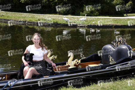 Gondelfahrt mit Prominenten in München