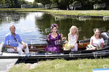 Gondelfahrt mit Prominenten in München