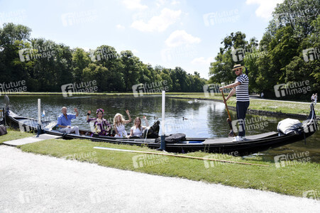 Gondelfahrt mit Prominenten in München