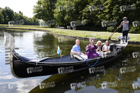 Gondelfahrt mit Prominenten in München