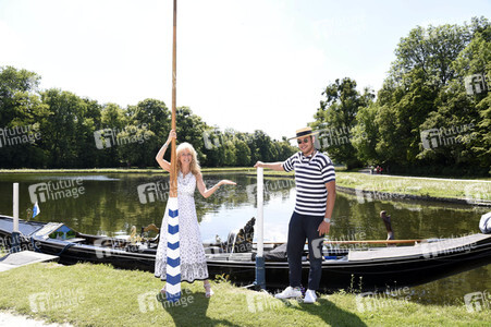 Gondelfahrt mit Prominenten in München