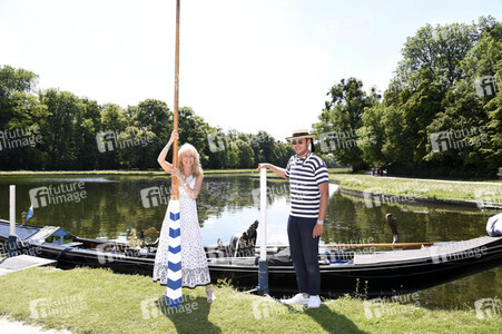 Gondelfahrt mit Prominenten in München