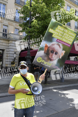 Menschenkette gegen Rassismus in Berlin
