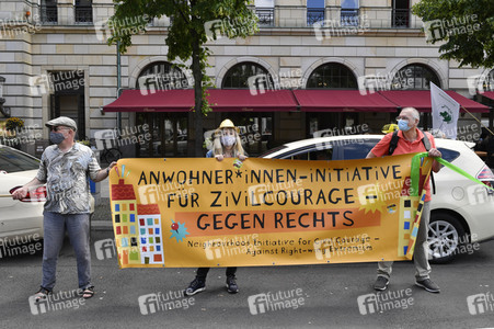 Menschenkette gegen Rassismus in Berlin