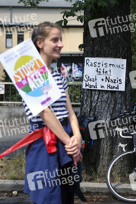 Menschenkette gegen Rassismus in Berlin