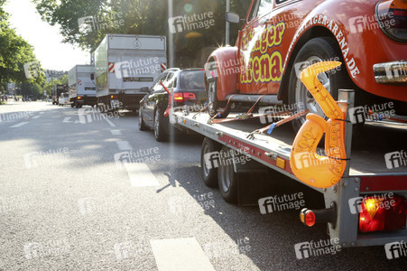 Autokorso unter dem Motto 'EVENTuell nie wieder' in Hamburg