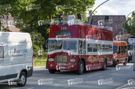 Autokorso unter dem Motto 'EVENTuell nie wieder' in Hamburg