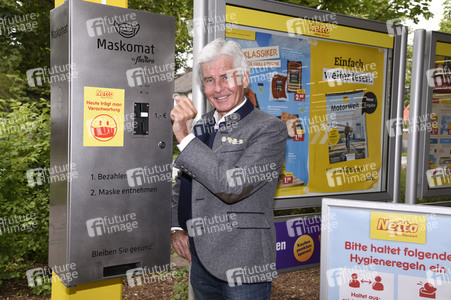 Präsentation des ersten Maskenautomaten in München