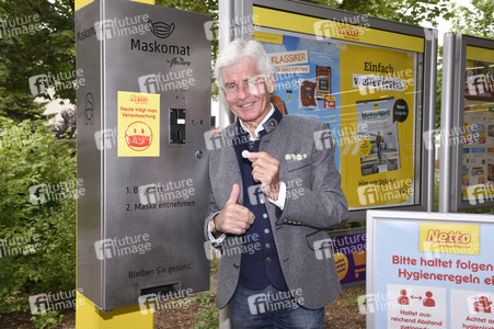 Präsentation des ersten Maskenautomaten in München