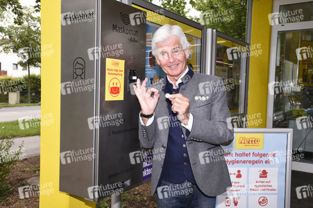 Präsentation des ersten Maskenautomaten in München