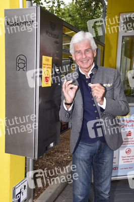 Präsentation des ersten Maskenautomaten in München