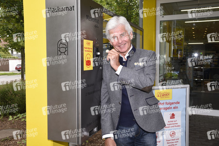 Präsentation des ersten Maskenautomaten in München