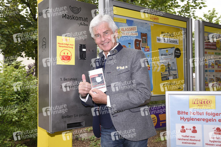 Präsentation des ersten Maskenautomaten in München