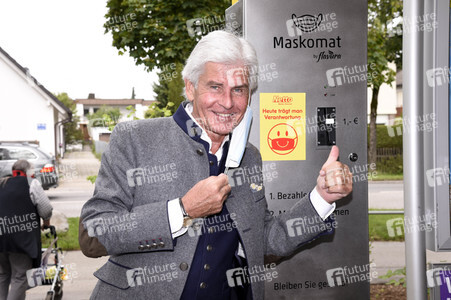 Präsentation des ersten Maskenautomaten in München