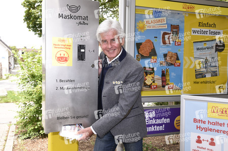 Präsentation des ersten Maskenautomaten in München