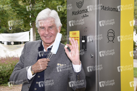 Präsentation des ersten Maskenautomaten in München