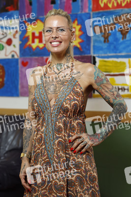 Spendenscheck-Übergabe an die Arche Köln