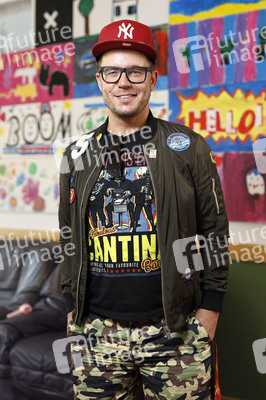 Spendenscheck-Übergabe an die Arche Köln