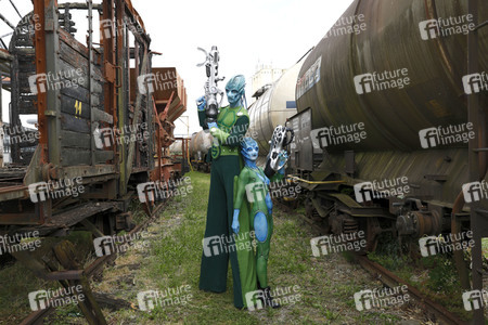 GEEK ART: Außerirdische besuchen die Erde / Aliens Visit Earth Bodypainting