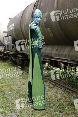 GEEK ART: Außerirdische besuchen die Erde / Aliens Visit Earth Bodypainting