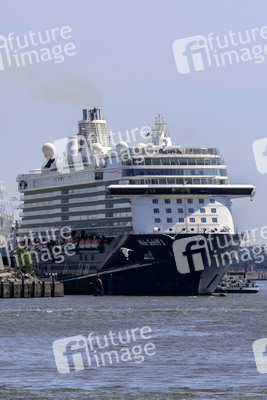 Das Kreuzfahrtschiff 'Mein Schiff 3' in Hamburg