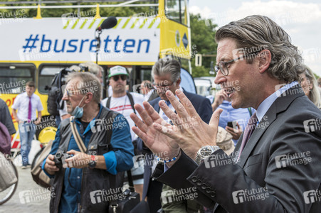 Bus-Sternfahrt in Berlin