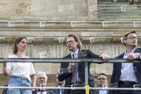 Bus-Sternfahrt in Berlin