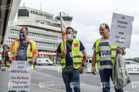 Protest des Flughafen-Bodenpersonals in Berlin