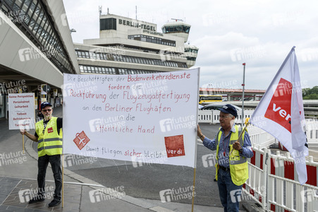 Protest des Flughafen-Bodenpersonals in Berlin