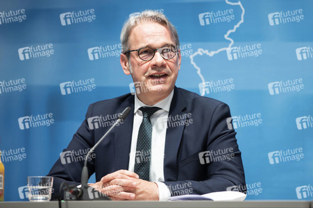 Pressekonferenz zur Innenministerkonferenz Thüringen 2020 in Erfurt