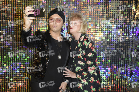 Julian F.M. Stoeckel & Friends im Selfie-Museum The Wow Gallery in Berlin