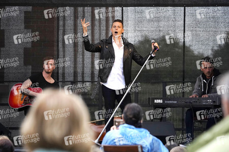 Picknickkonzert mit Billy Andrews / The Dark Tenor & Trio Ensemble in Werder