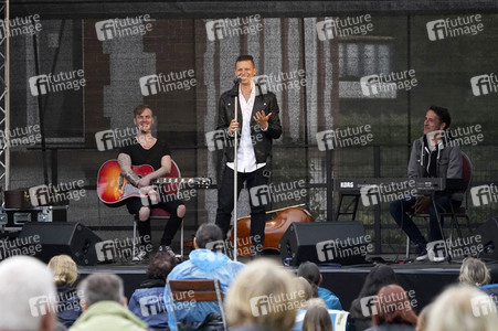 Picknickkonzert mit Billy Andrews / The Dark Tenor & Trio Ensemble in Werder