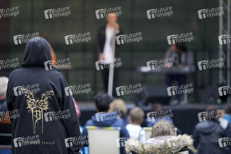 Picknickkonzert mit Billy Andrews / The Dark Tenor & Trio Ensemble in Werder