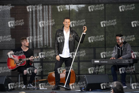 Picknickkonzert mit Billy Andrews / The Dark Tenor & Trio Ensemble in Werder