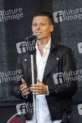 Picknickkonzert mit Billy Andrews / The Dark Tenor & Trio Ensemble in Werder