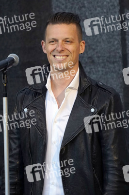 Picknickkonzert mit Billy Andrews / The Dark Tenor & Trio Ensemble in Werder