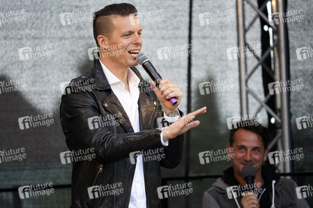 Picknickkonzert mit Billy Andrews / The Dark Tenor & Trio Ensemble in Werder