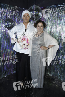 Julian F.M. Stoeckel & Friends im Selfie-Museum The Wow Gallery in Berlin