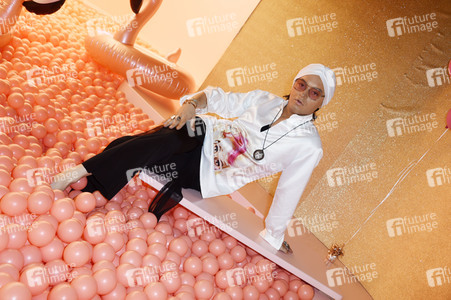 Julian F.M. Stoeckel & Friends im Selfie-Museum The Wow Gallery in Berlin