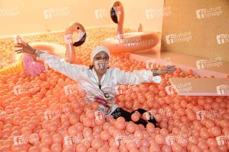 Julian F.M. Stoeckel & Friends im Selfie-Museum The Wow Gallery in Berlin