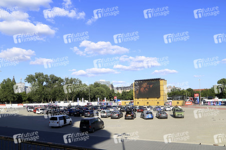 Autokino-Screening des Films 'Tschick' in Hamburg