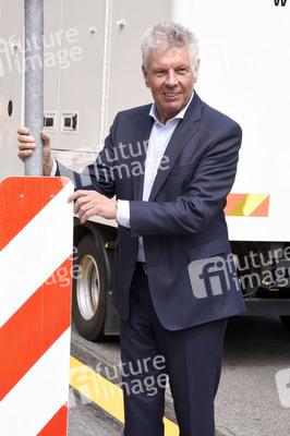 Dieter Reiter eröffnet erste Pop-up Bike-Lane in München