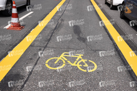 Dieter Reiter eröffnet erste Pop-up Bike-Lane in München