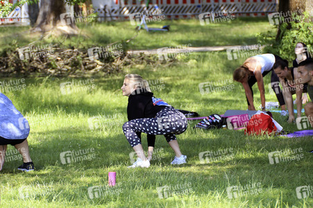 Caro Daur und Marcus zu Solms beim Charity Fitness Workout in Hamburg