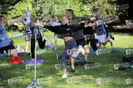 Caro Daur und Marcus zu Solms beim Charity Fitness Workout in Hamburg