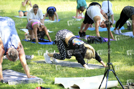 Caro Daur und Marcus zu Solms beim Charity Fitness Workout in Hamburg